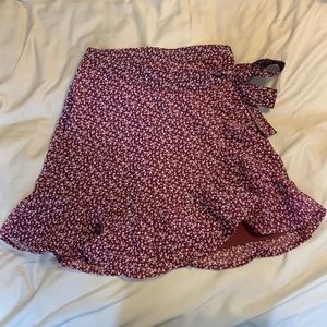Hollister High Rise Skirt - XS